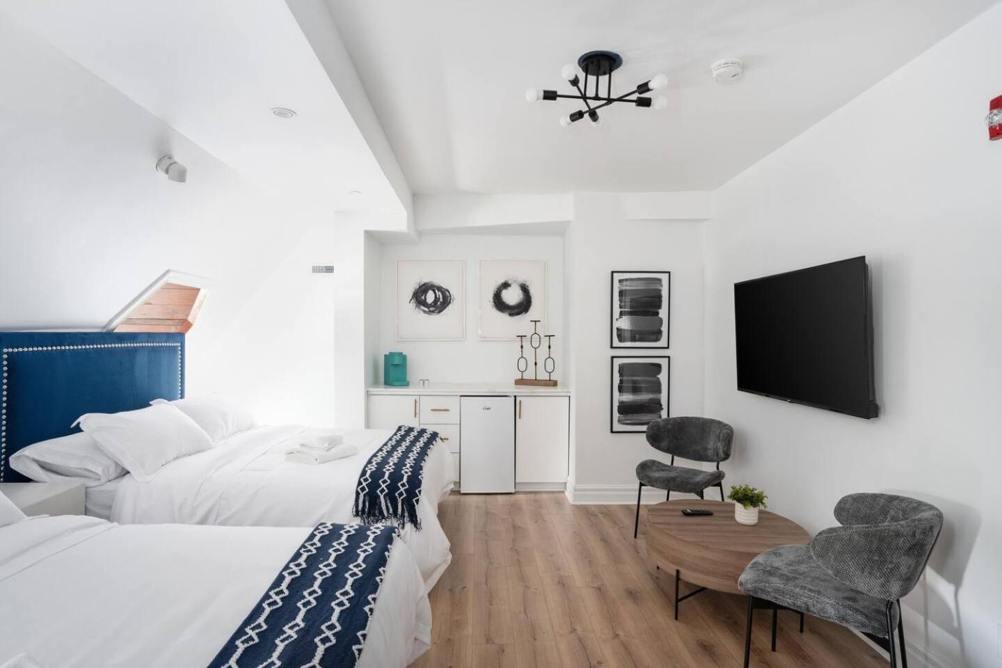 Penfield Hotel Montreal